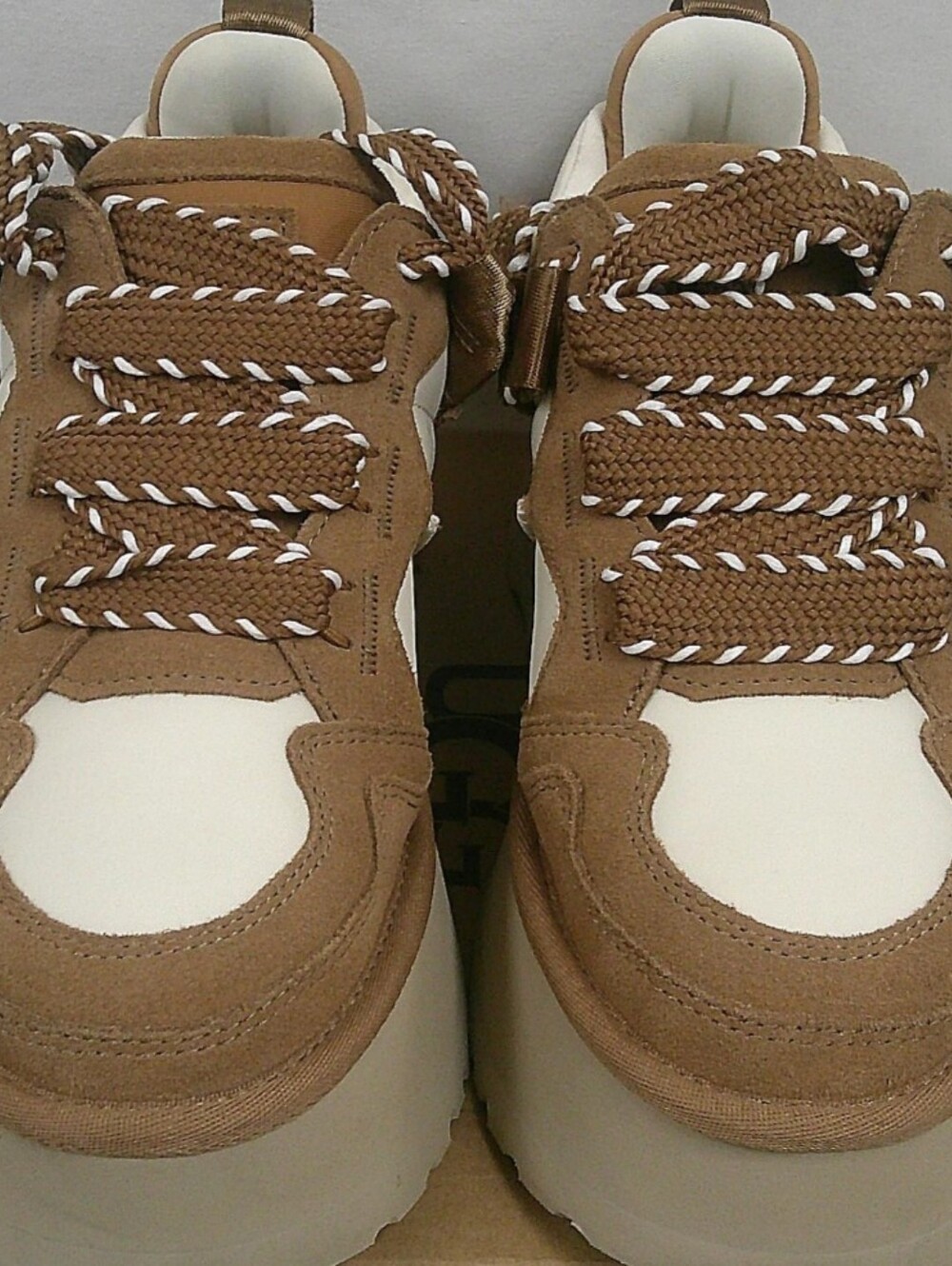 UGG Astromel Chestnut Platform Sneakers Size 8 Like New/Box MSRP $160 - Picture 4 of 13